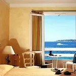 La Belle Aurore מלון