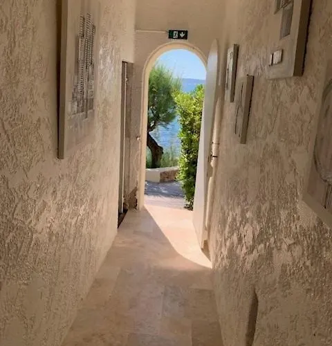 Hotel La Belle Aurore 4*